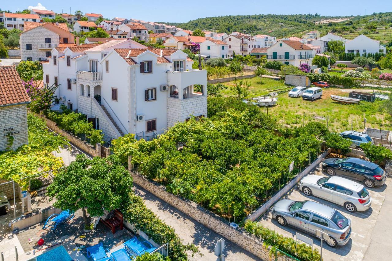 Villa Dinka Sutivan Exteriör bild