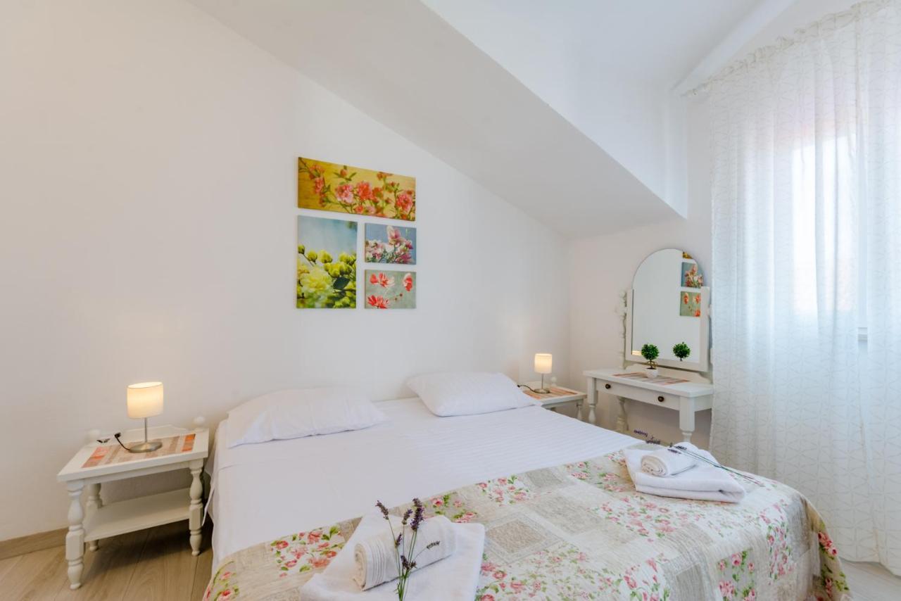 Villa Dinka Sutivan Exteriör bild