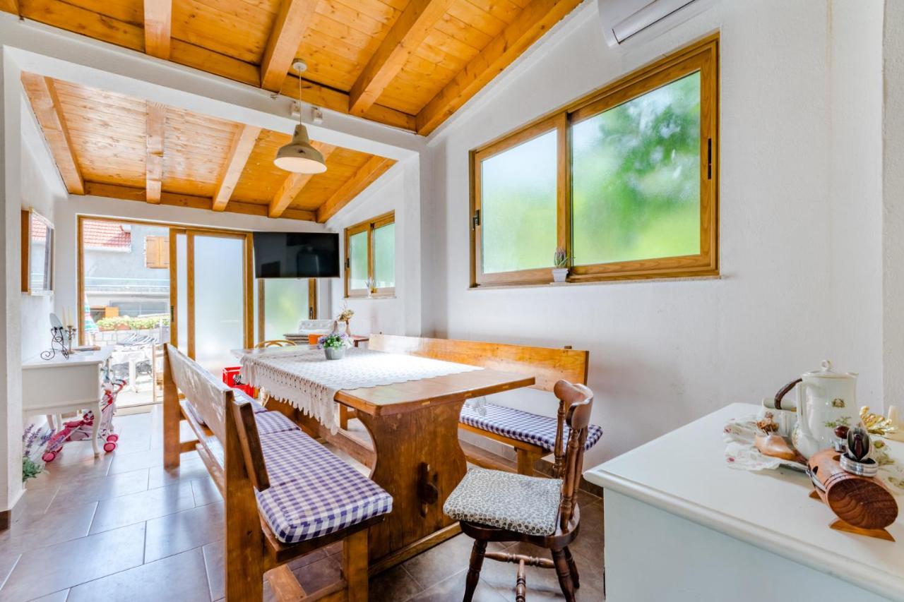 Villa Dinka Sutivan Exteriör bild