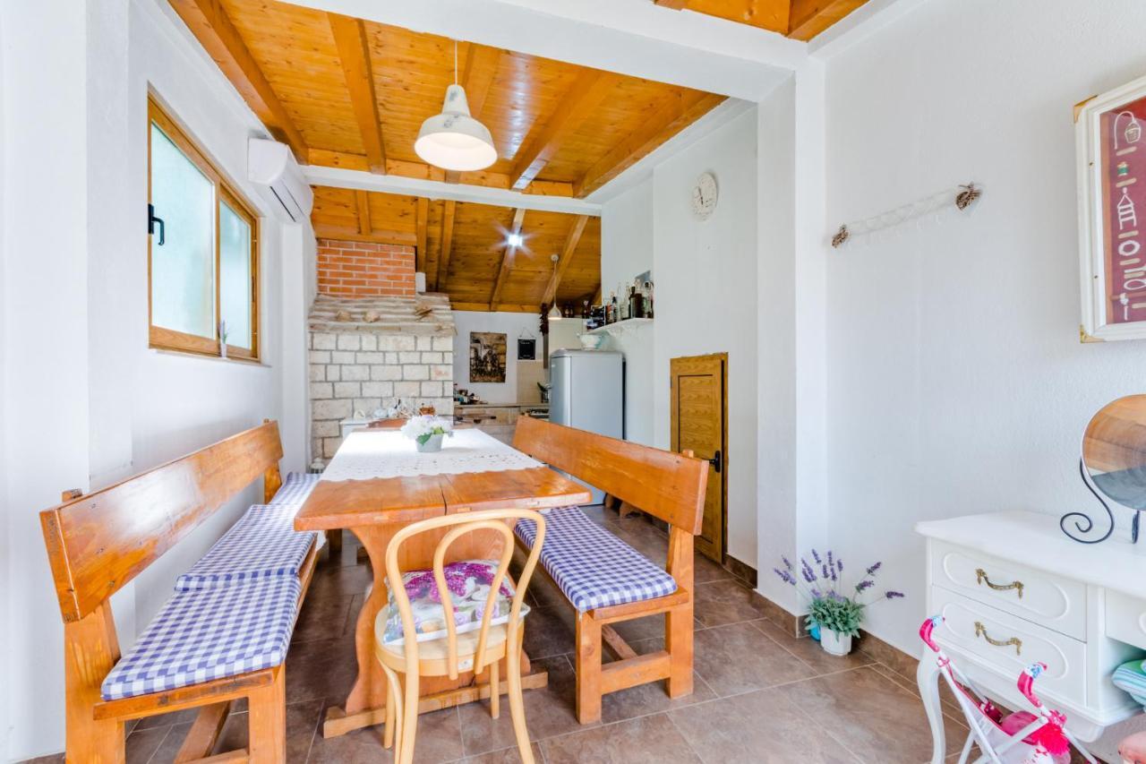 Villa Dinka Sutivan Exteriör bild