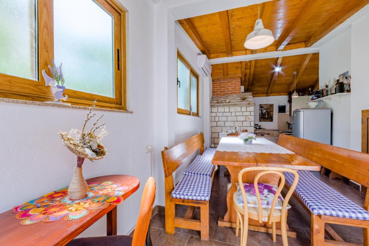 Villa Dinka Sutivan Exteriör bild